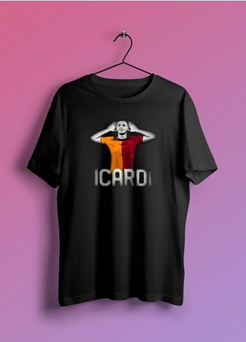 İcardi baskılı tişört.