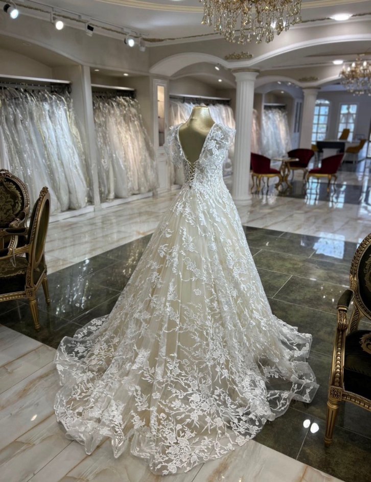 Dantel Detaylı Beyaz A Kesim Gelinlik - Görsel 3