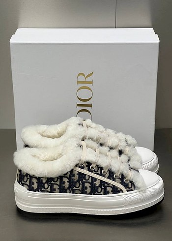 38 Beden siyah Renk Christian Dior Beyaz Peluş Detaylı Spor Ayakkabı