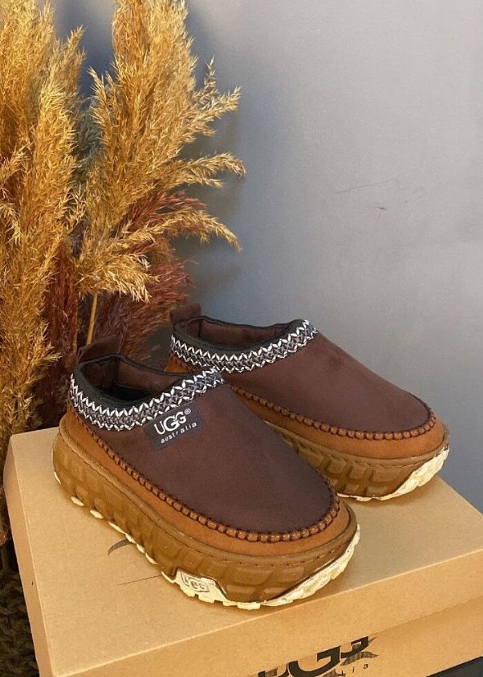 UGG VENTURE - Görsel 3