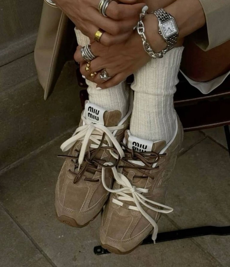 Bej Süet Nakışlı Yüksek Topuklu Bağcıklı Spor Ayakkabı 
fiyat dm - Görsel 3