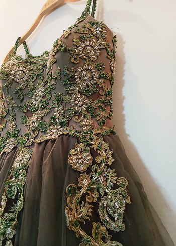 İşlemeli V Yaka Uzun Haki Abiye Elbise - Görsel 4