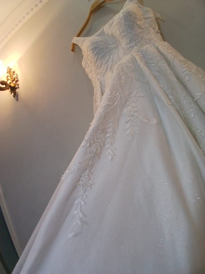 V Yaka A Kesim Uzun Beyaz Gelinlik - Görsel 5