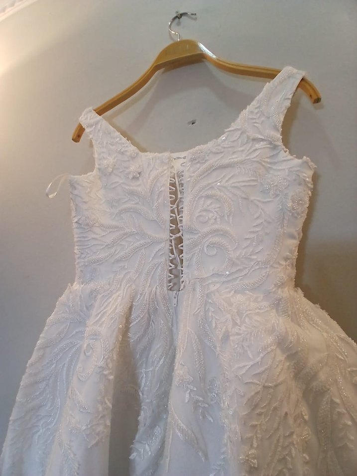 V Yaka A Kesim Uzun Beyaz Gelinlik - Görsel 4