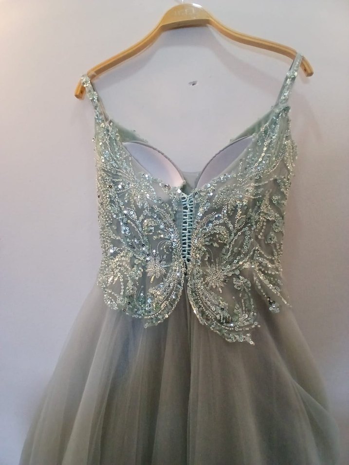 Boncuk İşlemeli V Yaka Uzun Gri Abiye Elbise - Görsel 5