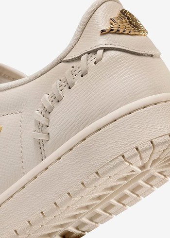 Nike Bej Süet Bağcıklı Kadın Spor Ayakkabı