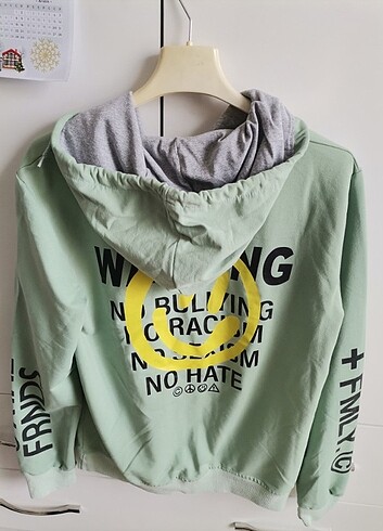 Sweatshirt