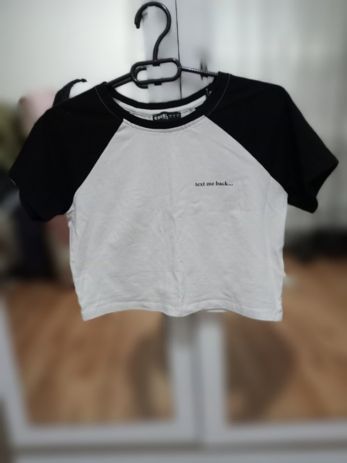 Siyah Beyaz Rahat Kesim Kadın Tişört Crop - Görsel 2