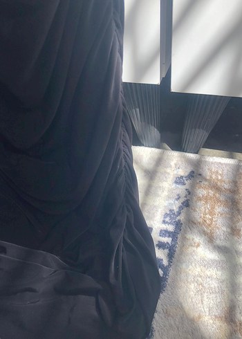 s Beden Siyah İnce Askılı Drapeli Midi Elbise