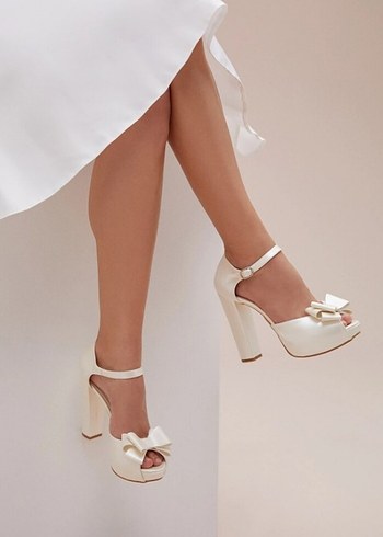 Oleg Cassini beyaz gelin ayakkabısı - Görsel 5