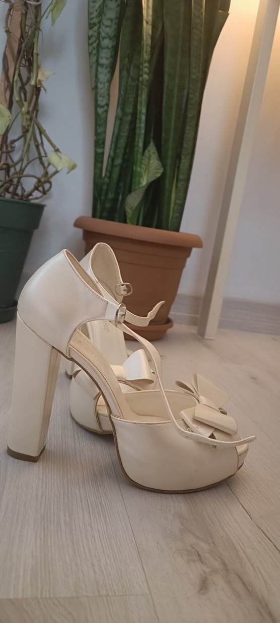 Oleg Cassini beyaz gelin ayakkabısı - Görsel 4