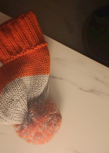 Turuncu Örgü Yün Çocuk Bere - Görsel 3