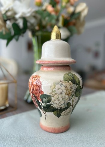 Pastel Renkli Çiçek Desenli Beyaz Vazo - Görsel 2