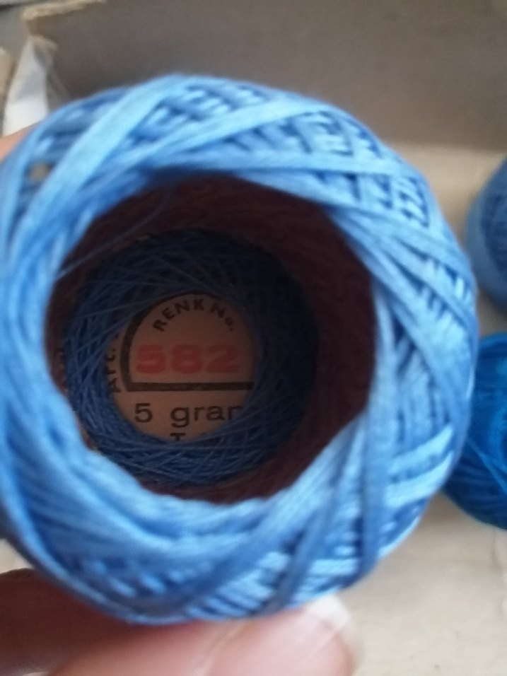 Ören bayan Mavi Nakış İpliği 6 adet açık mavi 1 adet koyu 5gr - Görsel 4