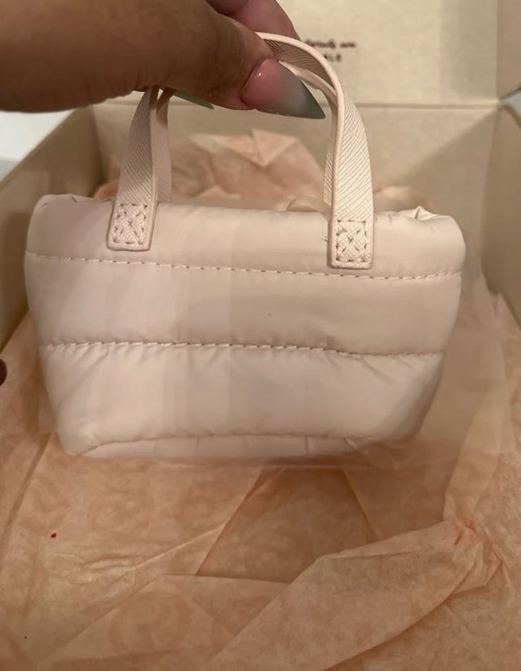 Rare beauty keychain - Görsel 2