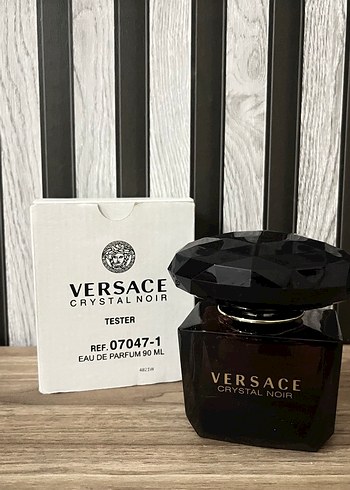 Versace Crystal Noir Kadın Parfümü 90 ml Tester