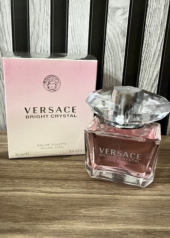 Versace Bright Crystal Kadın Parfümü 90 ml