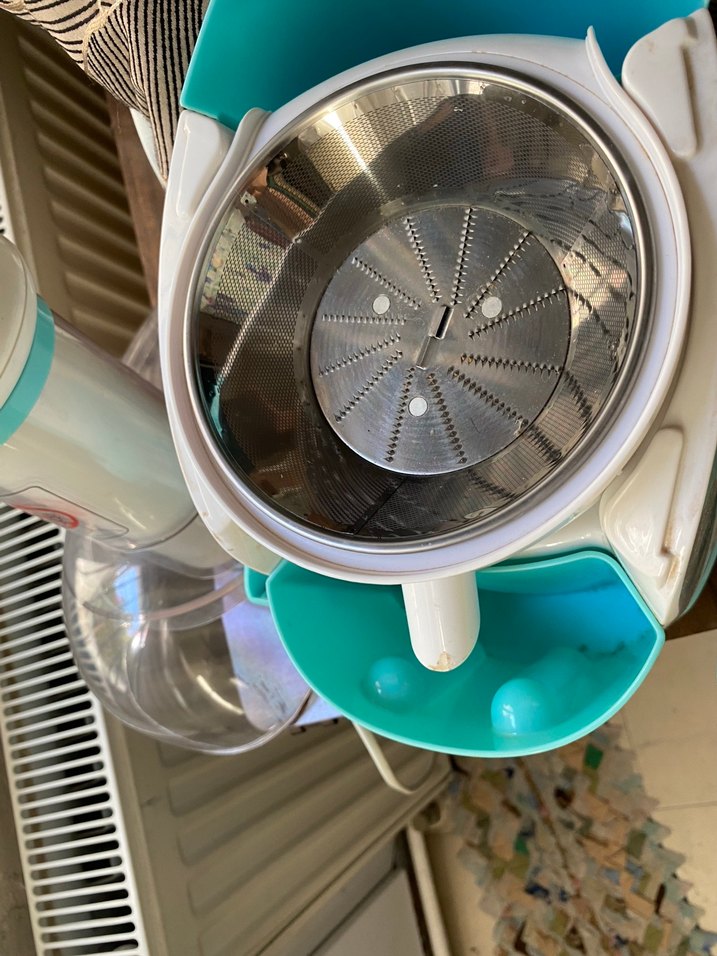 Meyve suyu sıkma makinası. - Görsel 3