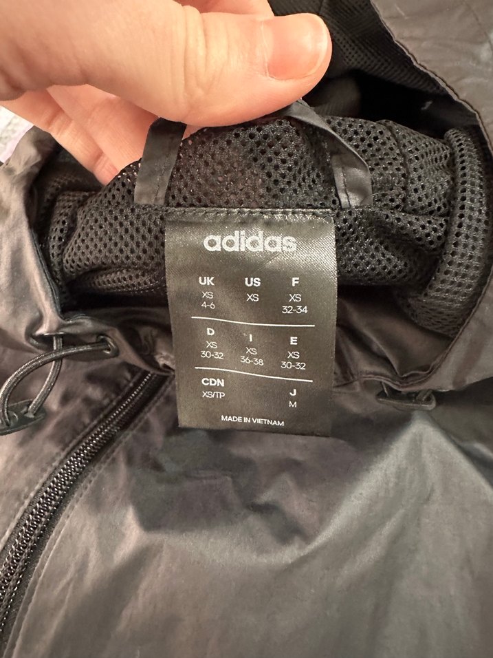 Adidas Siyah Kapüşonlu yağmurluk - Görsel 5