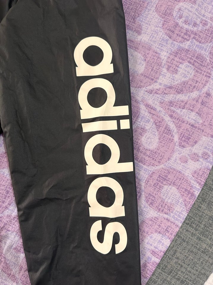 Adidas Siyah Kapüşonlu yağmurluk - Görsel 4