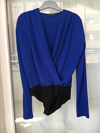 Degaje yaka bodysuit