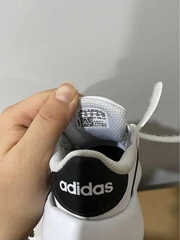 20 Beden beyaz Renk Adidas bebek ayakkabı