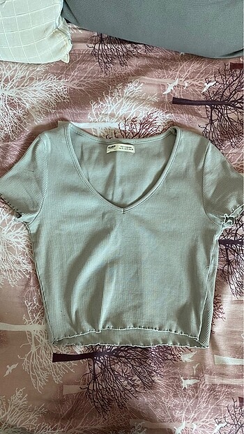 Pull and bear crop top
