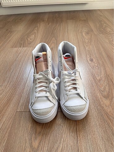 nike blazer mid 77