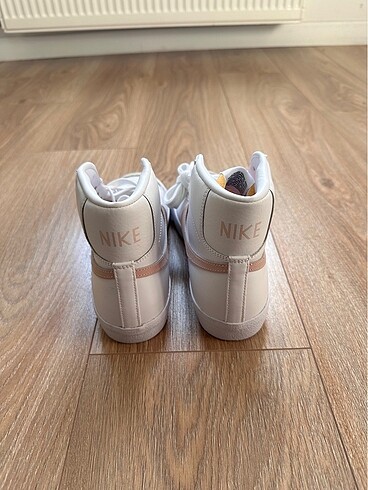 39 Beden beyaz Renk nike blazer mid 77