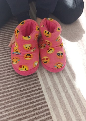 Emoji desenli kız çocuk sıcak terlik - Görsel 2