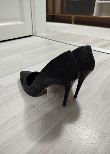 Siyah Yılan Desenli Deri Stiletto 40 Numara - Görsel 4