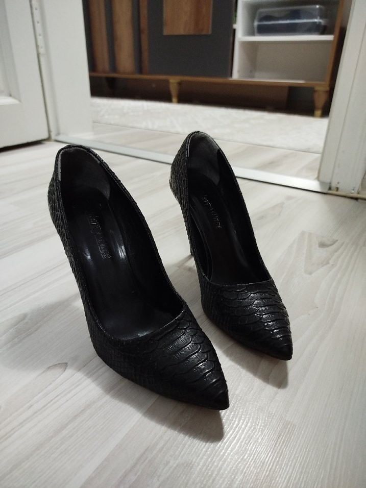 Siyah Yılan Desenli Deri Stiletto 40 Numara - Görsel 3