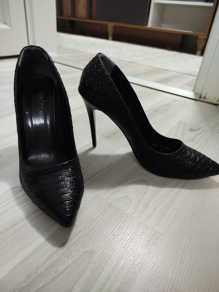 Siyah Yılan Desenli Deri Stiletto 40 Numara - Görsel 2
