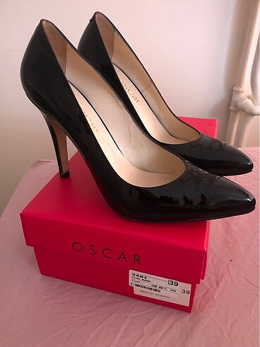 Oscar De La Renta Kadın siyah rugan stiletto