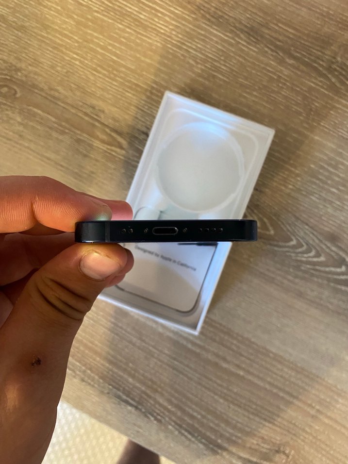 Siyah iPhone 12 Mini - Görsel 3