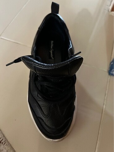 Neslihan Canpolat Sneaker