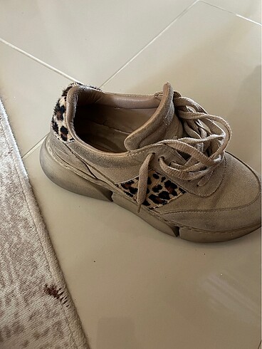 Neslihan Canpolat Neslihan Canpolat Sneaker