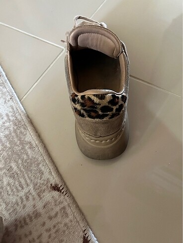 37 Beden Neslihan Canpolat Sneaker