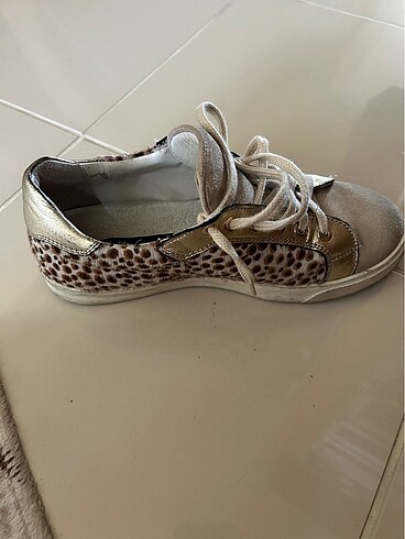 Neslihan Canpolat Neslihan Canpolat Sneaker