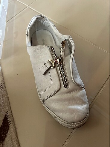 Neslihan Canpolat Sneaker