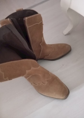 Kahverengi Süet Dolgu Topuklu Kadın Bot