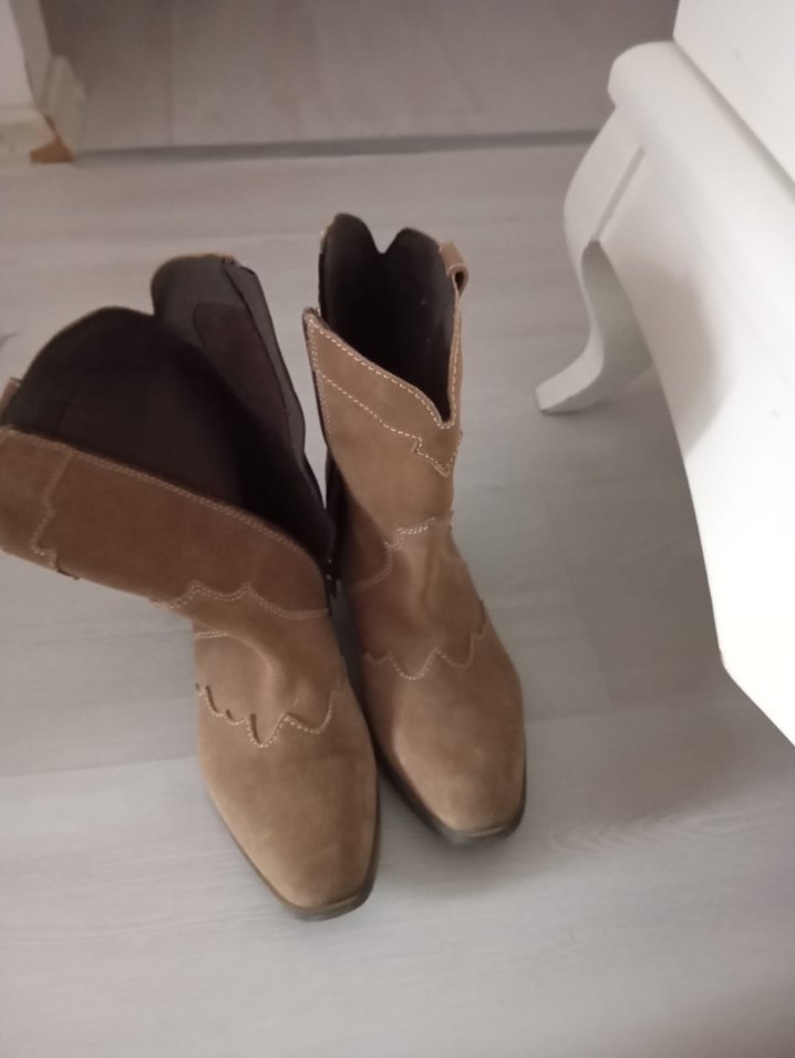 Kahverengi Süet Dolgu Topuklu Kadın Bot - Görsel 2