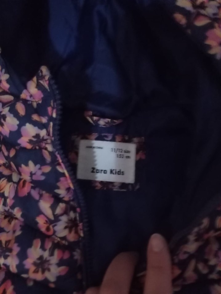 Kız Çocuk Kapüşonlu Çiçek Desenli Yelek - Görsel 2