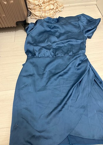Mavi Saten Kumaşlı elbise