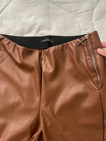 m Beden Trendyol suni deri flare pantolon