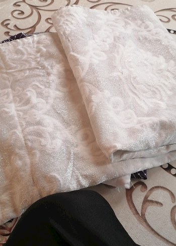 Mor İşlemeli Yatak Örtüsü - Görsel 4