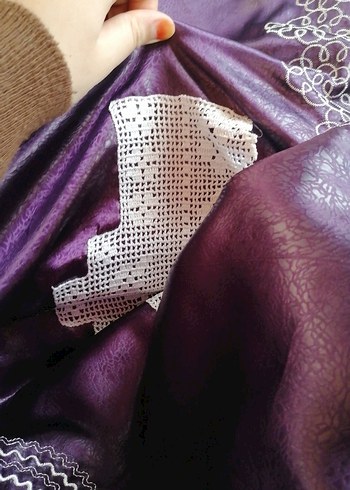 Mor İşlemeli Yatak Örtüsü - Görsel 6
