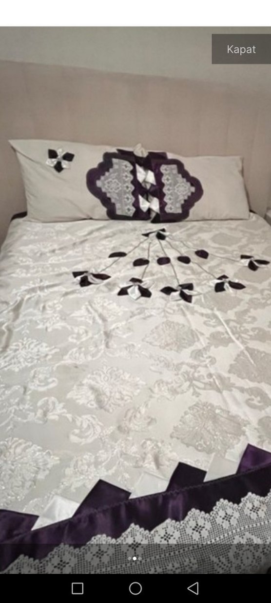 Mor İşlemeli Yatak Örtüsü - Görsel 2