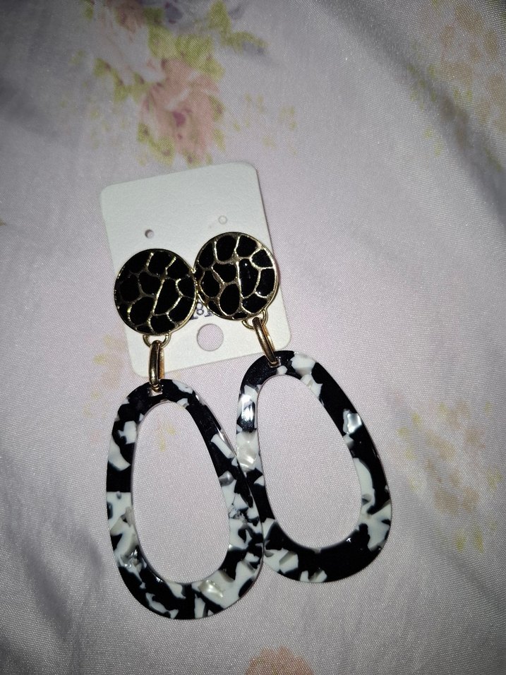 Siyah Bağlamalı Uzun Minimalist Küpe - Görsel 2