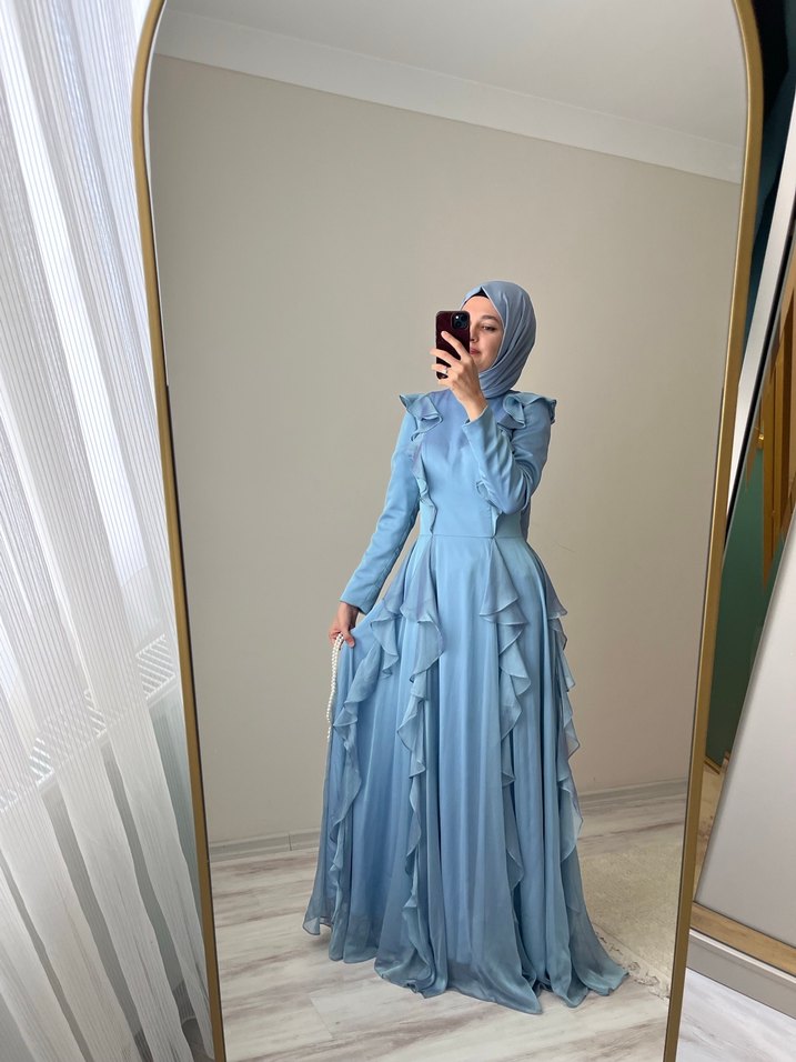 Mavi Fırfırlı Tesettür Abiye - Görsel 2